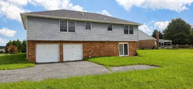 Main picture of 146 Honora Dr