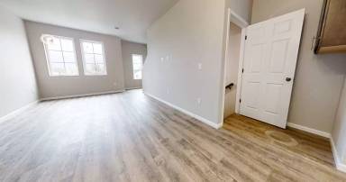Main picture of 3327 5th Way E
