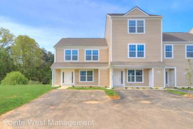 Main picture of 600 Pin Oak Dr NW