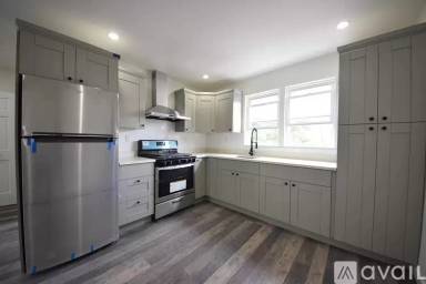 Main picture of 1734 Troutman St