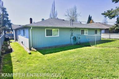 Main picture of 585 NW Walnut Blvd