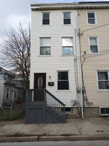 Main picture of 209 Morris St