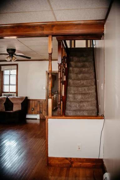 Main picture of 836 Houston St