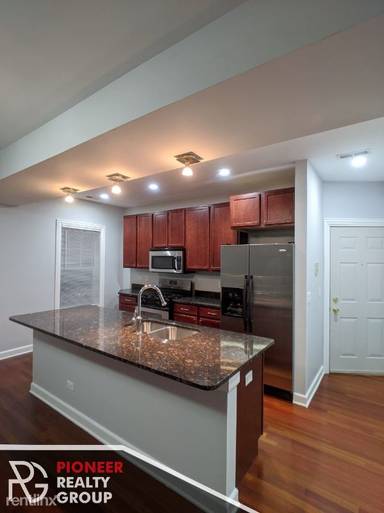 Main picture of 7367 N Ashland Blvd