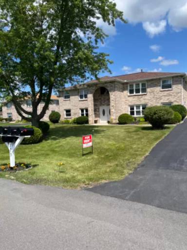 Main picture of 2713 Oppenheim Ct