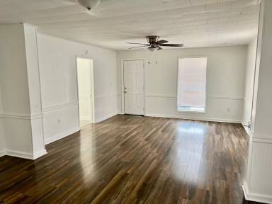 Main picture of 706 Warner Ave