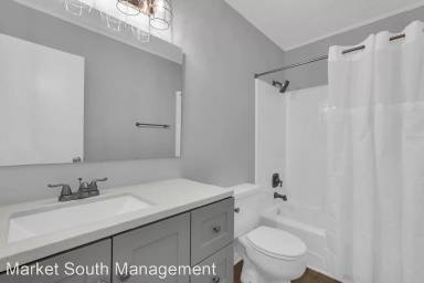 Main picture of 111 E Mell St