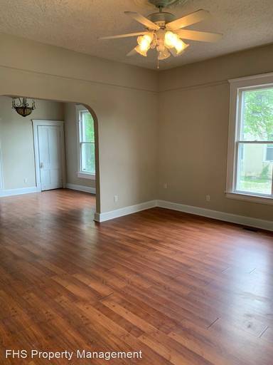 Main picture of 1220 N Grant Ave