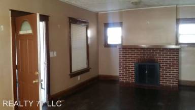 Main picture of 21564 Lorain Rd