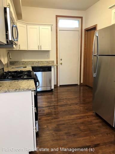 Main picture of 4205 N Oakley Ave