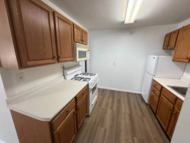 Main picture of 965 Grove St