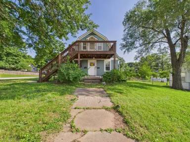 Main picture of 701 W Kansas St