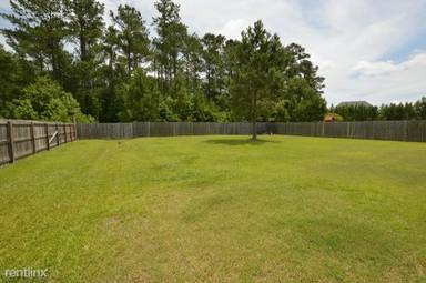 Main picture of 919 Stagecoach Dr