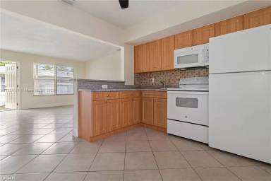 Main picture of 415 SW 9th St