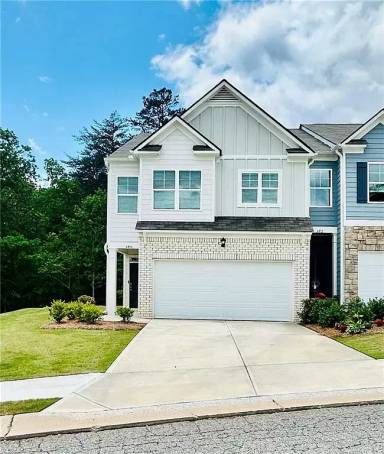 Main picture of 380 Stoneybrook Dr