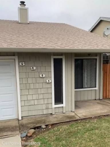 Main picture of 6305 Birdcage St