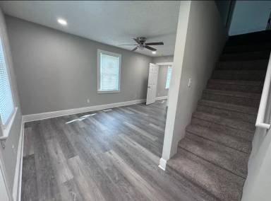 Main picture of 140 N Hunter St