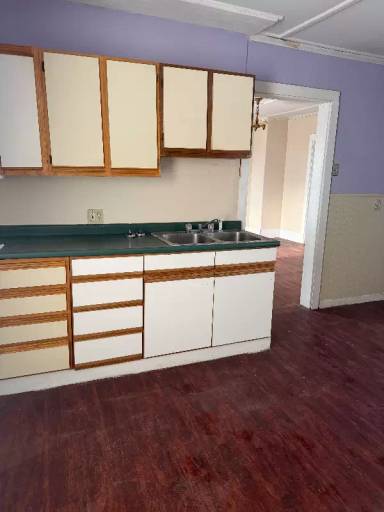 Main picture of 12 Pine St