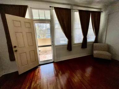 Main picture of 2031 Dellwood Ave