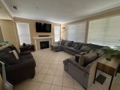 Main picture of 16089 Filbert St