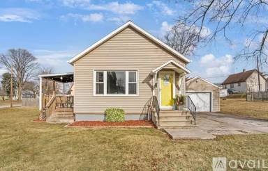 Main picture of 1571 Charles St