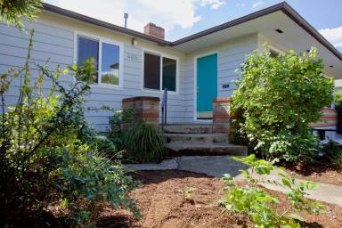 Main picture of 4411 SE 27th Ave