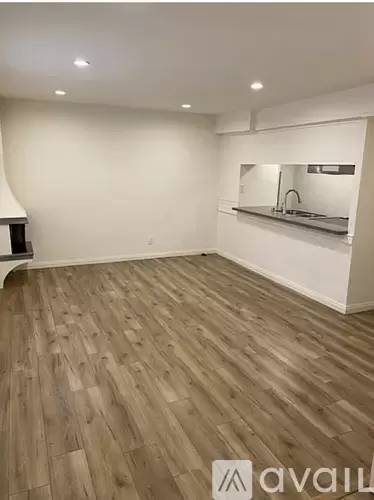 Main picture of 718 N Kings Rd