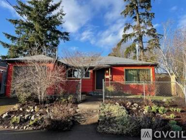 Main picture of 4415 SE Long St