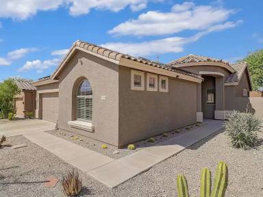 Main picture of 17584 W Desert View Ln