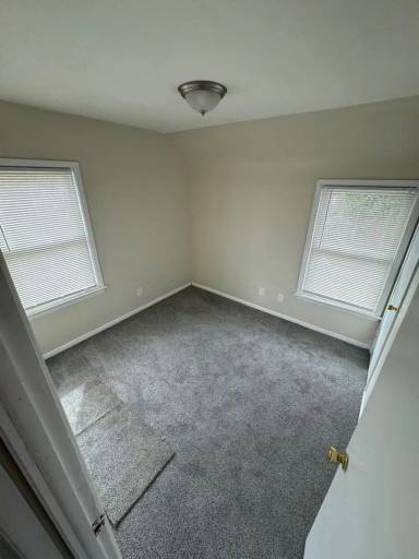 Main picture of 4246 E 126th St