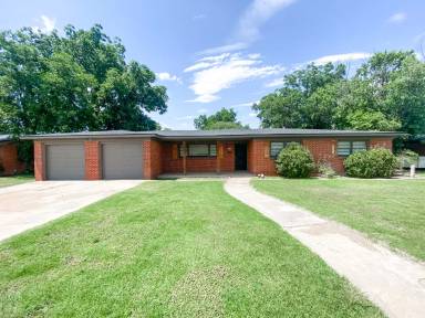 Main picture of 4010 47th St