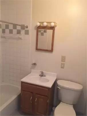 Main picture of 2217 Linden Ave