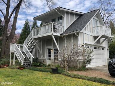 Main picture of 1054 Oxford Rd NE