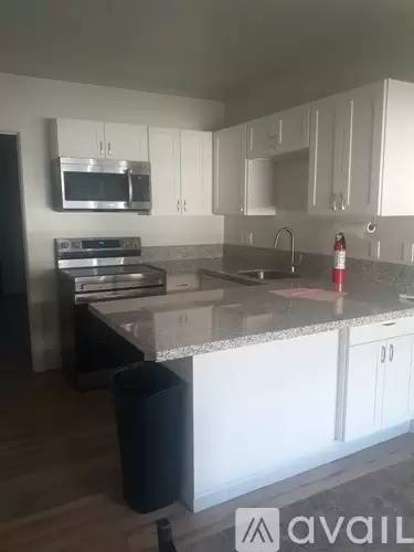 Main picture of 1371 Lower Main St