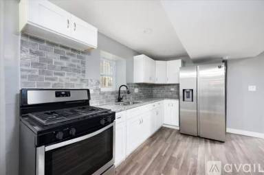 Main picture of 1225 S Harding Ave