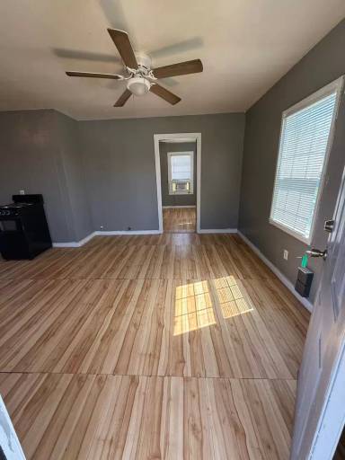 Main picture of 110 W Avenue A