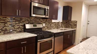 Main picture of 3839 W Roscoe St