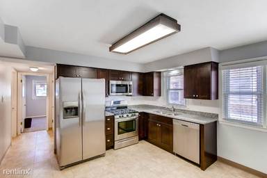 Main picture of 7233 38th Pl