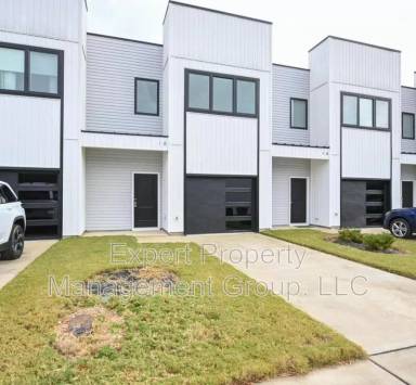 Main picture of 14 S Laird Dr