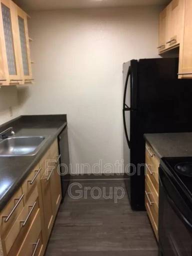 Main picture of Hilltop Court Apartments