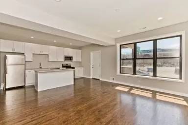 Main picture of 1619 W Warren Blvd