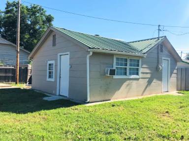 Main picture of 3500 S Ross Ave