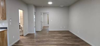 Main picture of 101 S Main St