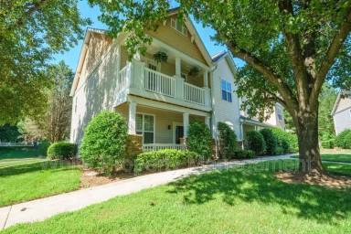 Main picture of 11339 Dundarrach Ln