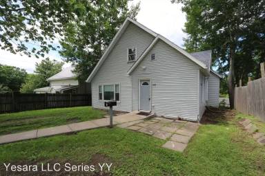Main picture of 208 S Gertrude St