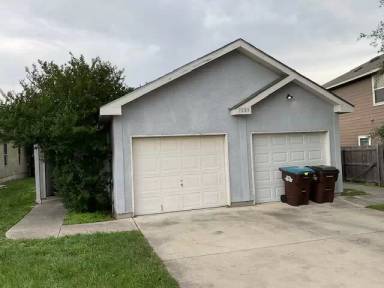 Main picture of 7222 Golf Way