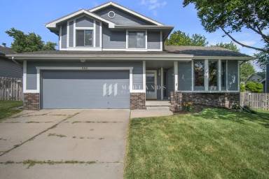 Main picture of 305 Oakwood Dr