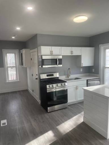 Main picture of 41 Eastern Ave