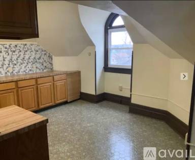 Main picture of 111 E Lincoln Ave