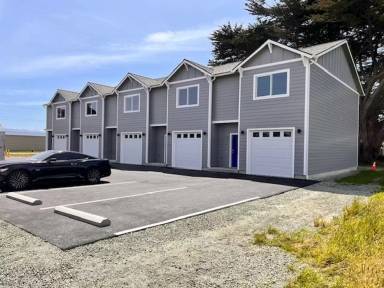 Main picture of 318 11th St SE